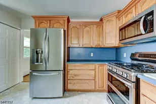 5 Reaville Ct, Parsippany, NJ 07054 - Photo 22