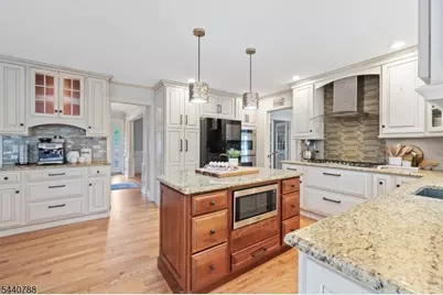 15 Williamsburg Ct, Montgomery Township, NJ 08558 - Photo 6