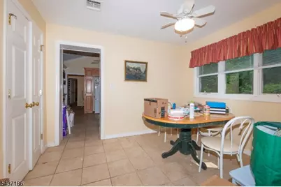 139 Mohawk Trl, Wayne, NJ 07470 - Photo 8