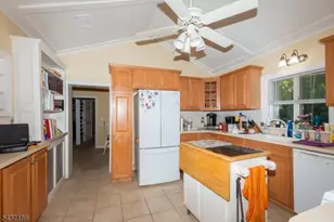 139 Mohawk Trail, Wayne, NJ 07470 - Photo 4