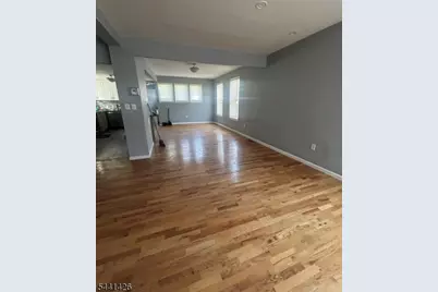 27 Richelieu Ter, Newark, NJ 07106 - Photo 2