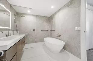 320 Adolphus Ave, Cliffside Park, NJ 07010 - Photo 16