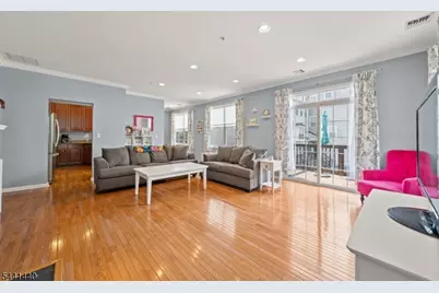177 Winchester Ct, Clifton, NJ 07013 - Photo 4