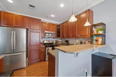 177 Winchester Ct, Clifton, NJ 07013 - Photo 8