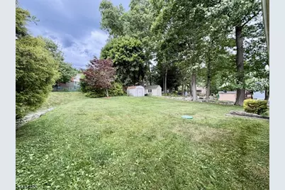 37 Georgia Ave, Jefferson Township, NJ 07849 - Photo 2