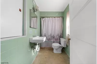 171 Madeline Ave, Clifton, NJ 07011 - Photo 10