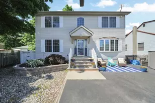 2 Brights Point Rd, Jefferson Township, NJ 07849 - Photo 2