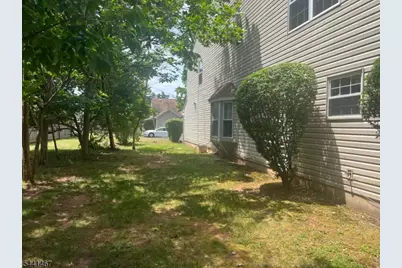 11 Leahy Ct, Franklin Township, NJ 08873 - Photo 4