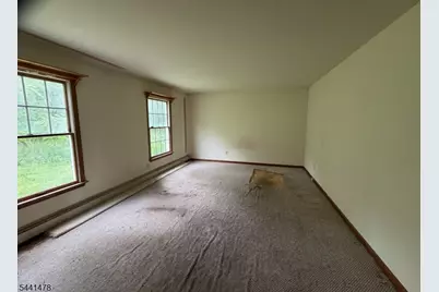 124 Perryville Rd, Union Township, NJ 08867 - Photo 20