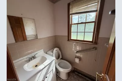 124 Perryville Rd, Union Township, NJ 08867 - Photo 14