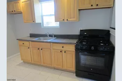 279 Oregon St, Union Township, NJ 07088 - Photo 14