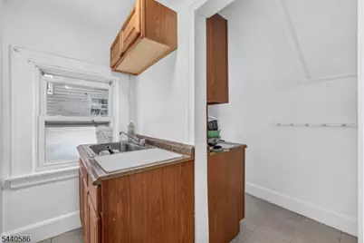 41 Berkeley Pl, Bloomfield, NJ 07003 - Photo 14