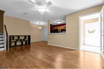 19 Delavan Ct, New Brunswick, NJ 08901 - Photo 10