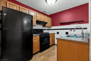 19 Delavan Ct, New Brunswick, NJ 08901 - Photo 16