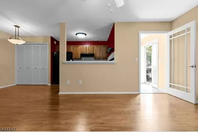 19 Delavan Ct, New Brunswick, NJ 08901 - Photo 12