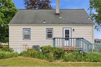 221 W Prospect St, South Bound Brook Boro, NJ 08880 - Photo 32