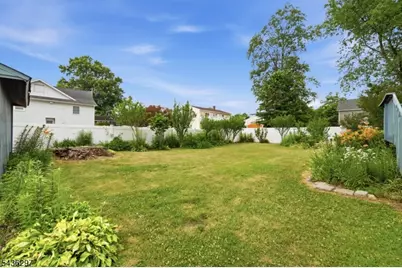 221 W Prospect St, South Bound Brook Boro, NJ 08880 - Photo 34