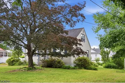 221 W Prospect St, South Bound Brook Boro, NJ 08880 - Photo 42