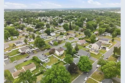 221 W Prospect St, South Bound Brook Boro, NJ 08880 - Photo 4