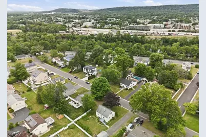 221 W Prospect St, South Bound Brook Boro, NJ 08880 - Photo 40
