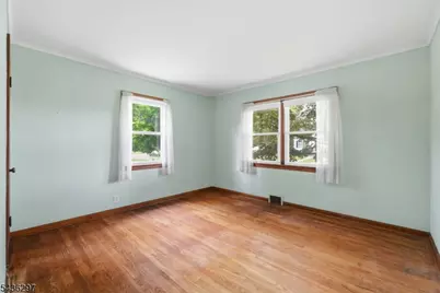 221 W Prospect St, South Bound Brook Boro, NJ 08880 - Photo 20