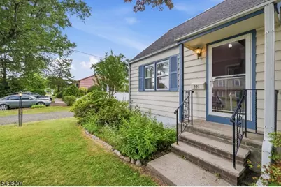 221 W Prospect St, South Bound Brook Boro, NJ 08880 - Photo 6
