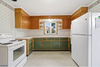 221 W Prospect St, South Bound Brook Boro, NJ 08880 - Photo 14