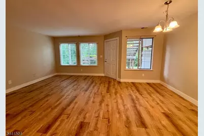 42 Stevens Ct, Bedminster Township, NJ 07921 - Photo 4