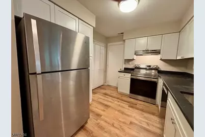 42 Stevens Ct, Bedminster Township, NJ 07921 - Photo 2