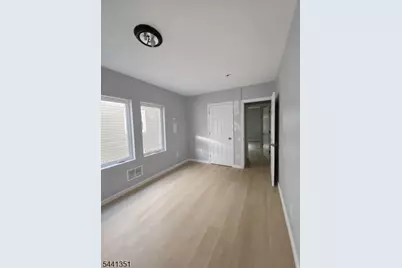 63 Huntington Ter, Newark, NJ 07112 - Photo 6