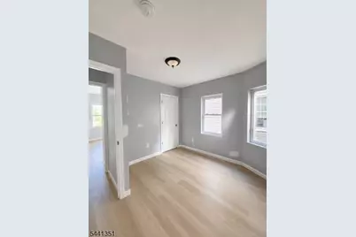 63 Huntington Ter, Newark, NJ 07112 - Photo 8