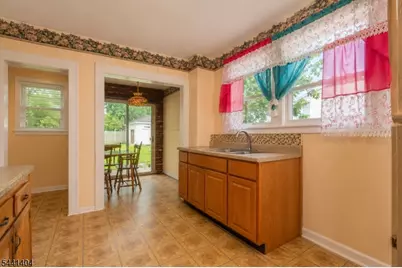 47 Boyden Pkwy, Maplewood, NJ 07040 - Photo 4