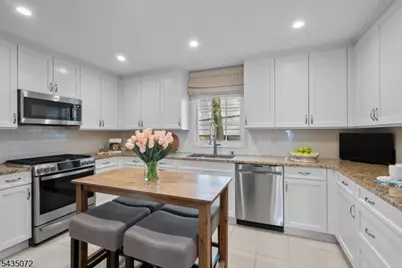 7 Birdseye Gln, Verona, NJ 07044 - Photo 12