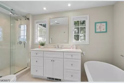 7 Birdseye Gln, Verona, NJ 07044 - Photo 30