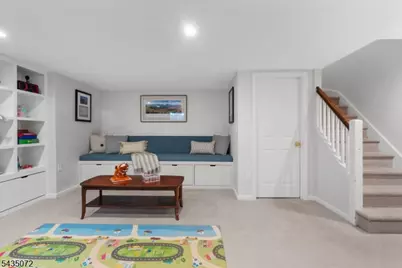 7 Birdseye Gln, Verona, NJ 07044 - Photo 38