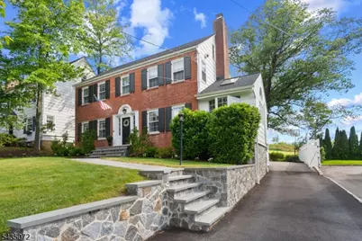 7 Birdseye Gln, Verona, NJ 07044 - Photo 2