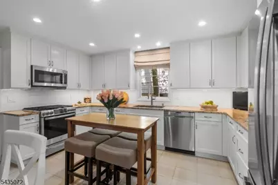 7 Birdseye Gln, Verona, NJ 07044 - Photo 10