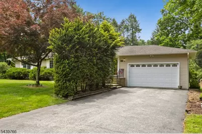 41 Carey Rd, Roxbury Township, NJ 07876 - Photo 4