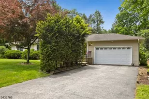 41 Carey Rd, Roxbury Township, NJ 07876 - Photo 4