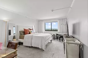 60 Parkway Dr, East Orange, NJ 07017 - Photo 14