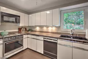 37 Guinea Hollow Rd, Tewksbury Township, NJ 08858 - Photo 20
