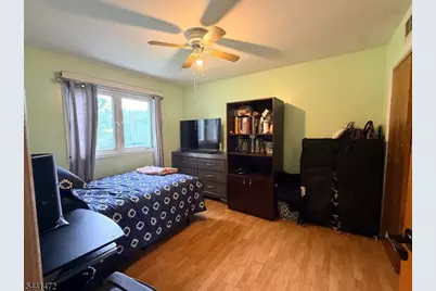 47 Cleveland St, Belleville, NJ 07109 - Photo 6