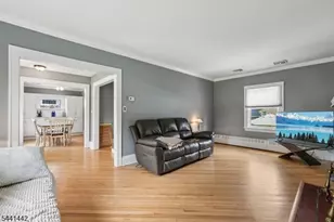 377 Hollywood Ave, Fairfield, NJ 07004 - Photo 10