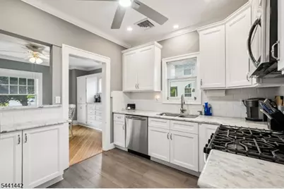 377 Hollywood Ave, Fairfield, NJ 07004 - Photo 14