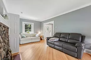 377 Hollywood Ave, Fairfield, NJ 07004 - Photo 8