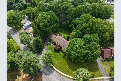4 Unneberg Ave, Roxbury Township, NJ 07876 - Photo 32