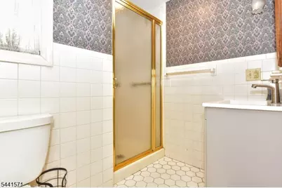 161 Wyckoff Ave, Wyckoff Township, NJ 07481 - Photo 8