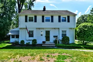 161 Wyckoff Ave, Wyckoff Township, NJ 07481 - Photo 1
