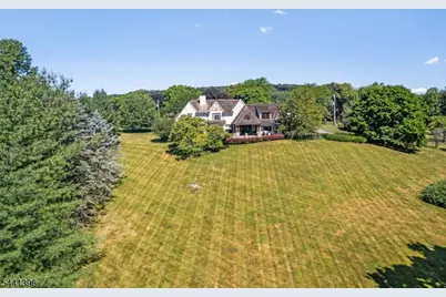 9 Pitney Dr, Mendham Township, NJ 07945 - Photo 2