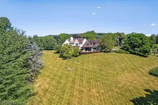 9 Pitney Dr, Mendham Township, NJ 07945 - Photo 2